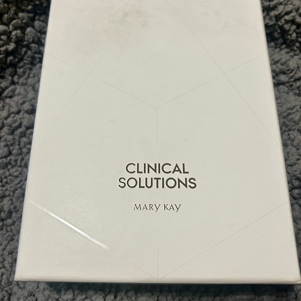 Mary Kay Clinical Solutions Retinol and Facial Milk Duo